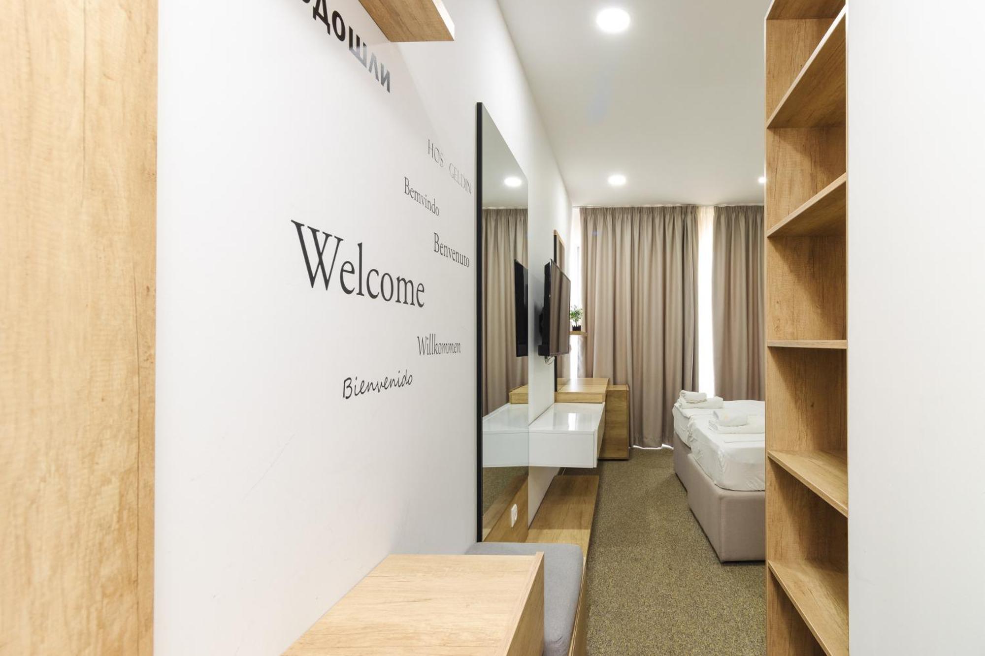 Lux Hotel M Добра Вода Екстер'єр фото
