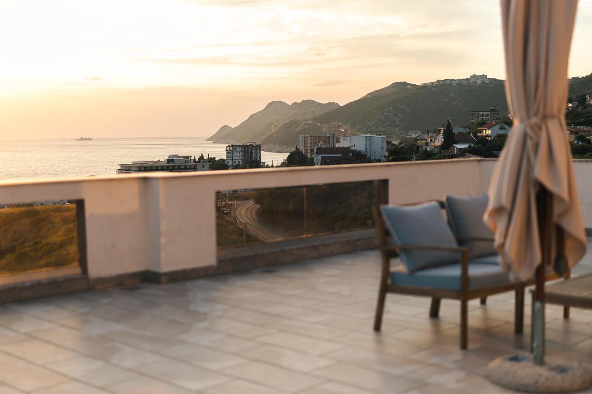 Lux Hotel M Добра Вода Екстер'єр фото