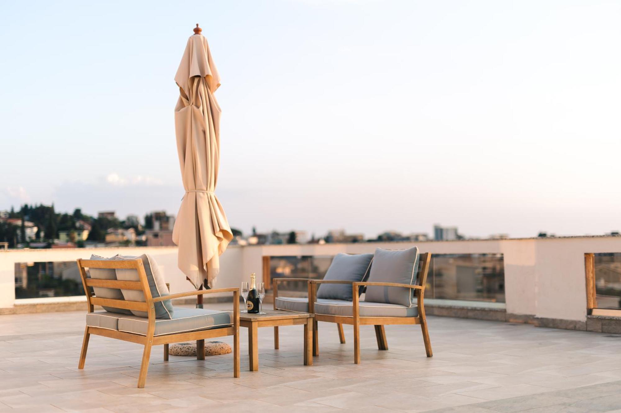 Lux Hotel M Добра Вода Екстер'єр фото
