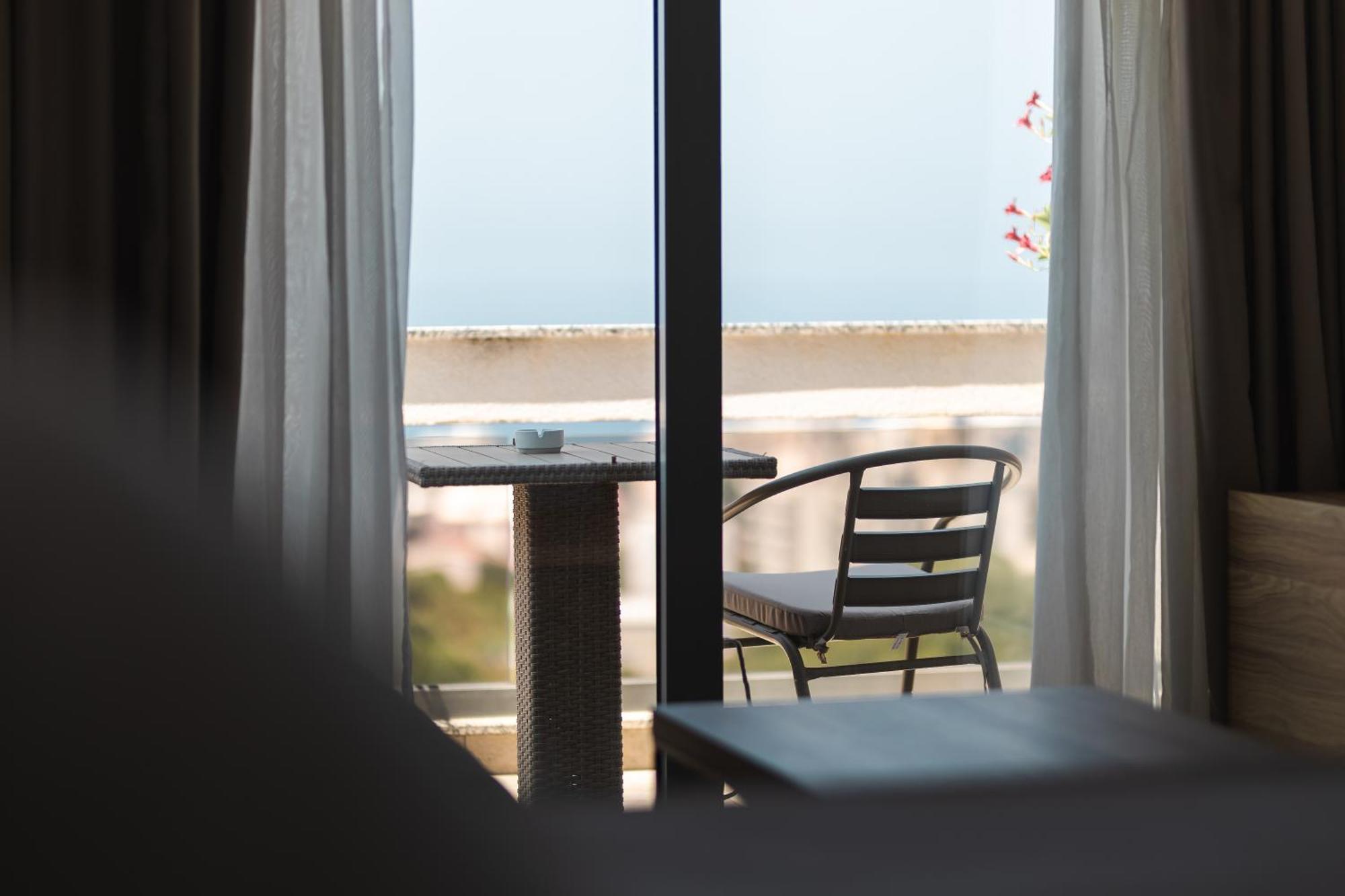 Lux Hotel M Добра Вода Екстер'єр фото