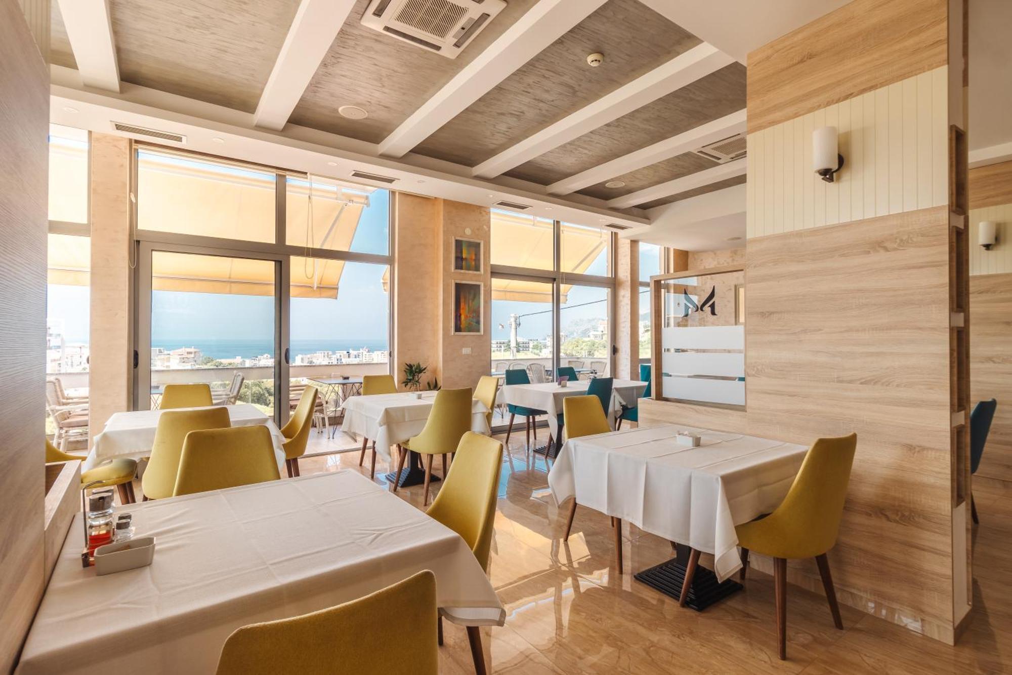 Lux Hotel M Добра Вода Екстер'єр фото